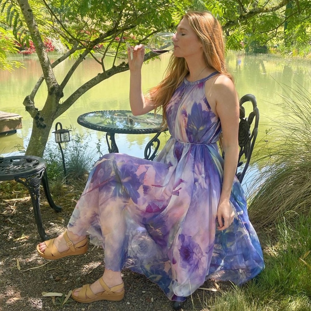 Chicwish watercolor dress size extra small. Comes with the matching belt tie.